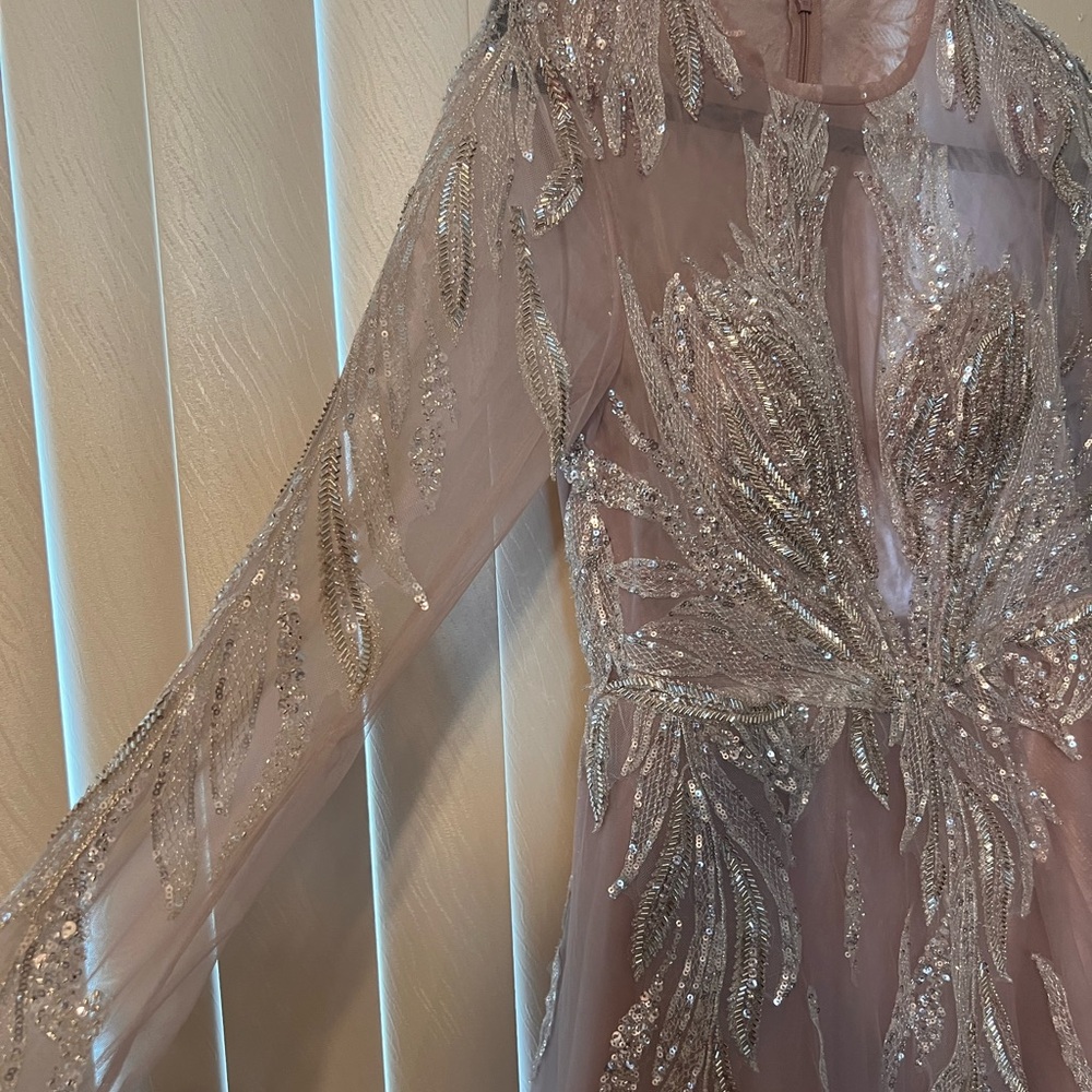 Prom/Wedding Dress size 10-12 - Picture 4 of 7